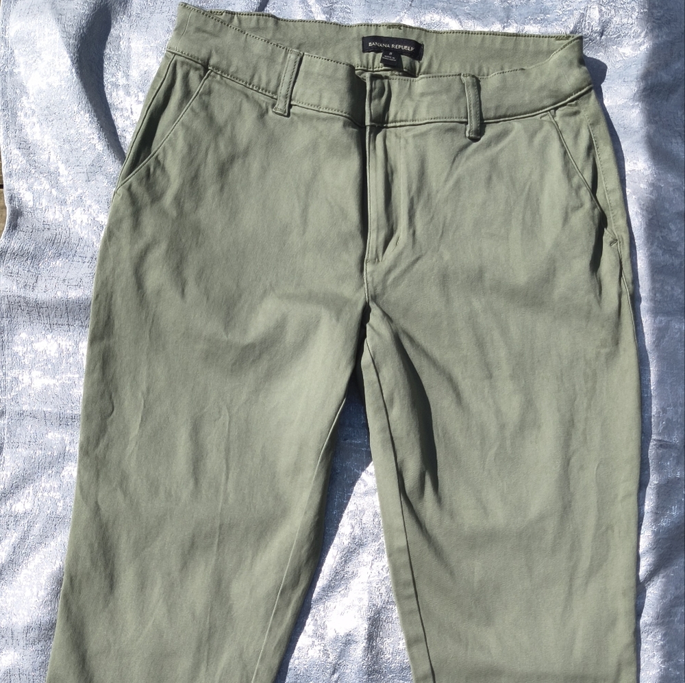 Women's Banana Republic Olive Green Pants